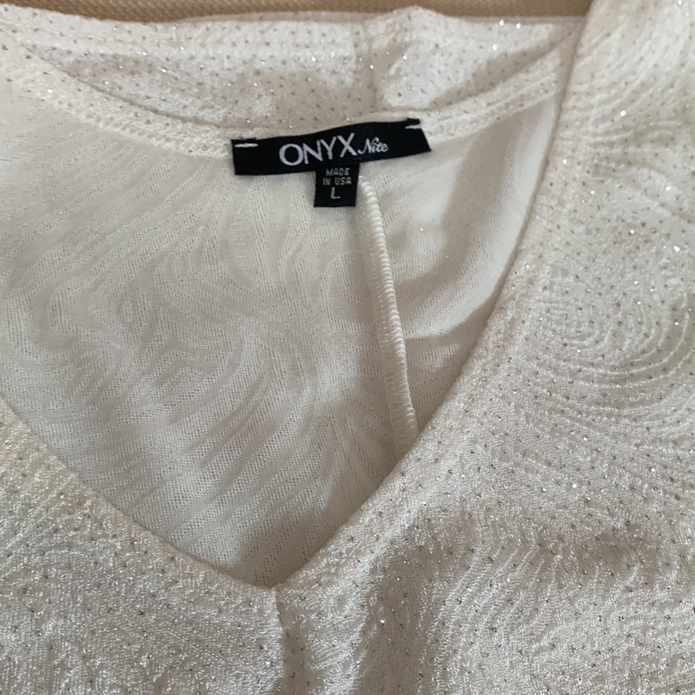 ONYX Nite Sleeveless White V-Neck w/BLING - Picture 2 of 7